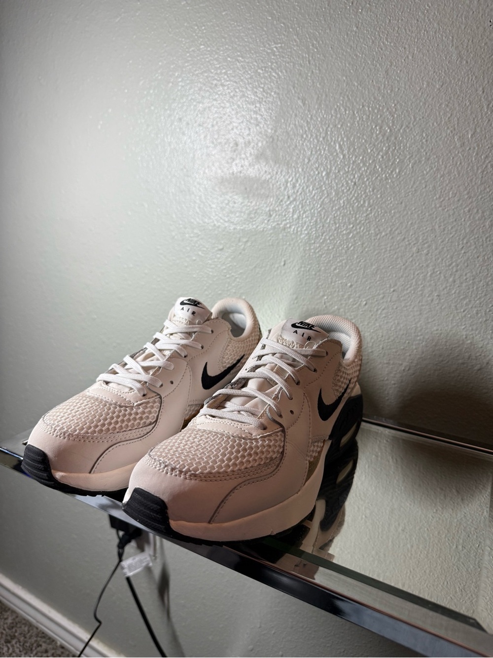 Nike Air Max Excee Women’s Size 8 White Black Metallic Gold Sneakers - Picture 6 of 10